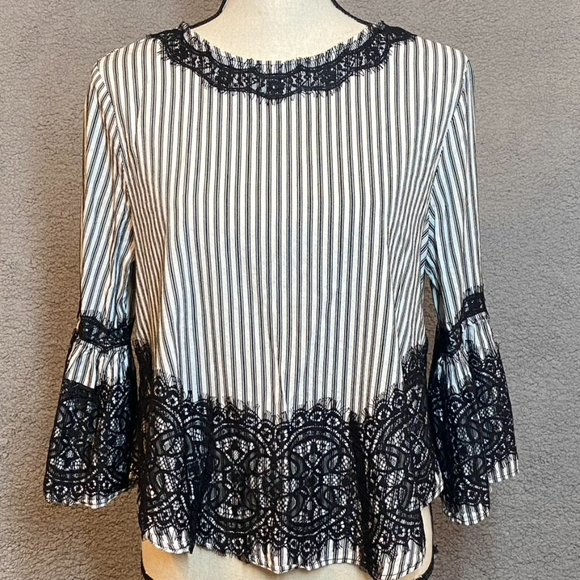 Zara Woman Striped Top Lace Overlay Size Large Black & White Bell Sleeves - Picture 5 of 16